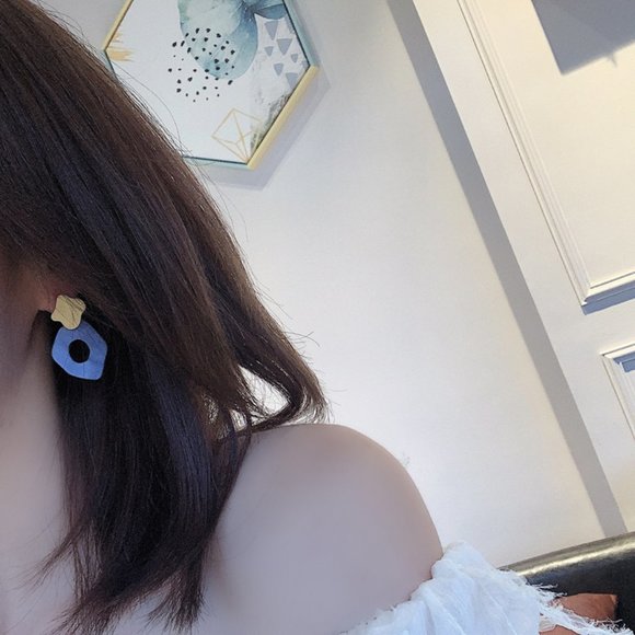 ❤️🔥𝕤𝕒𝕝𝕖❤️🔥🦋last pair 💖polygon blue art earrings - Picture 5 of 6